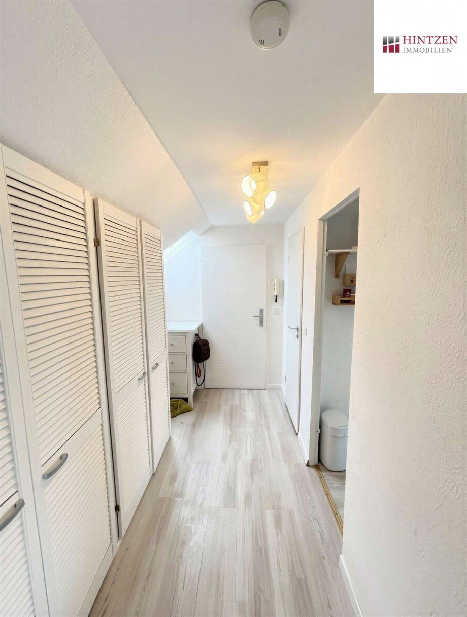 Flur (Wohnung DG) Mehrfamilienhaus Dormagen