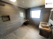 Bad im EG Gro�es Einfamilienhaus mit Garten und Garage in Bedburg