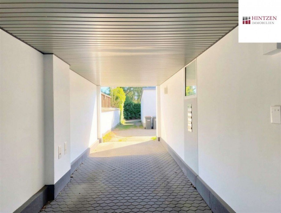 Durchfahrt zu Hof / Eingang Mehrfamilienhaus Grevenbroich