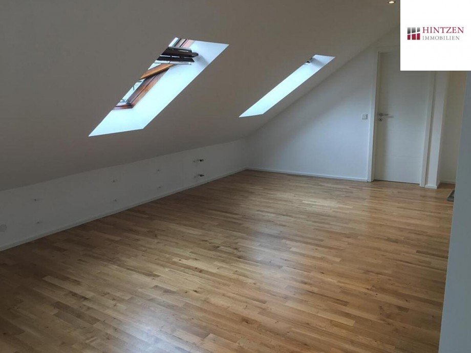 Wohnraum Dachgeschosswohnung Grevenbroich