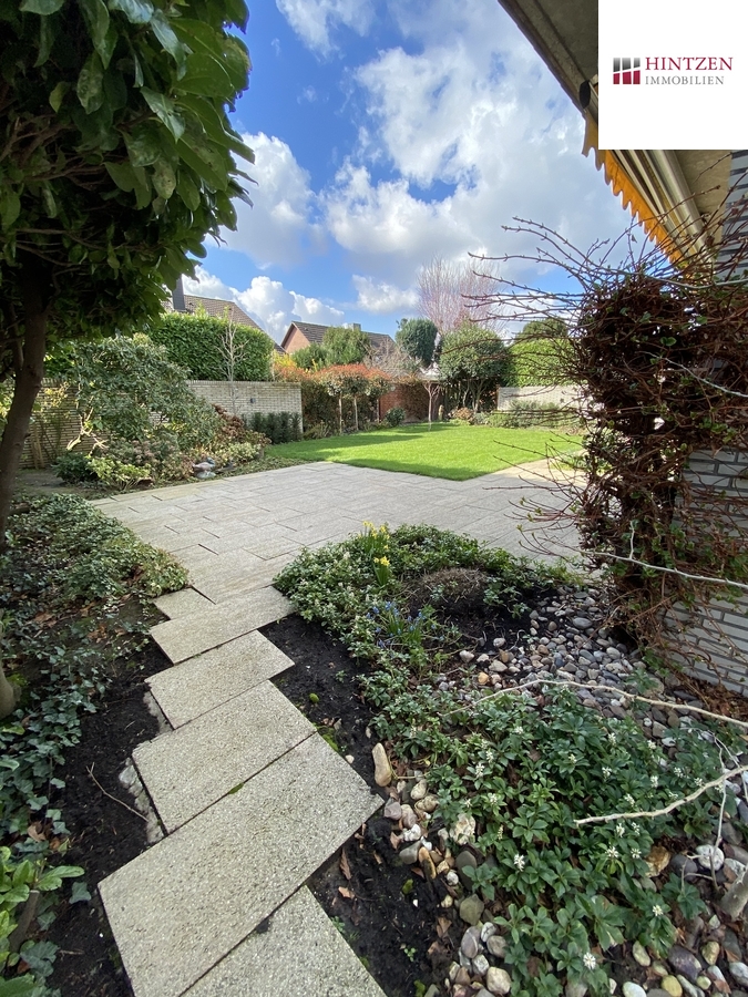 Gartenanlage Terrasse Bungalow Grevenbroich