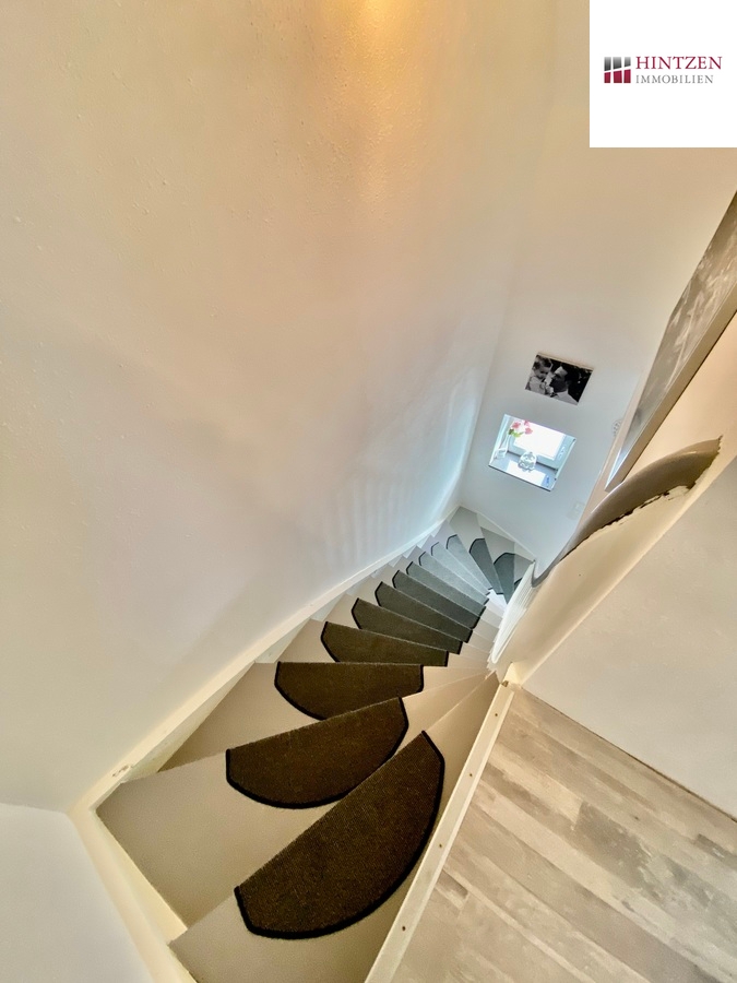 Treppe ins OG Einfamilienhaus Grevenbroich