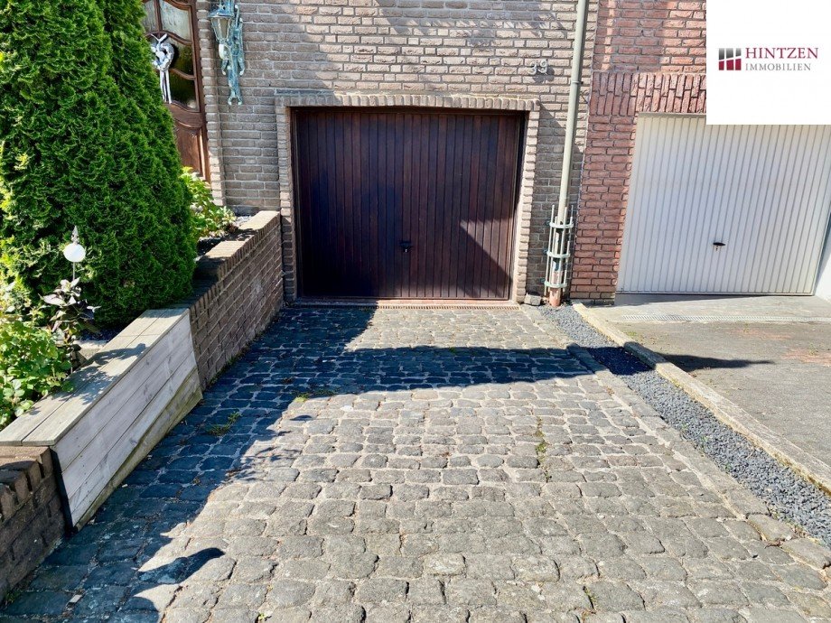 Einfahrt Garage / Stellplatz Reihenmittelhaus Grevenbroich