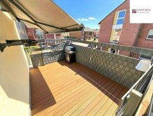 Terrasse (Wohnung OG) Zweifamilienhaus mit zwei Garagen nahe dem Rhein in Dormagen / St�rzelberg.