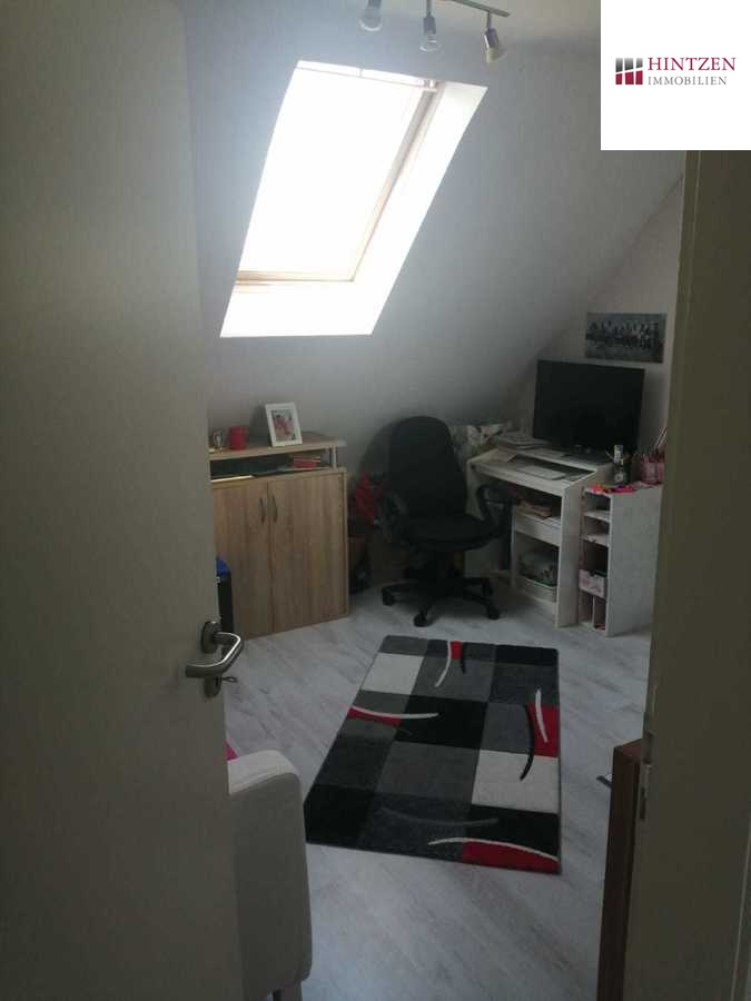 Wohnung DG Links Mehrfamilienhaus M�nchengladbach