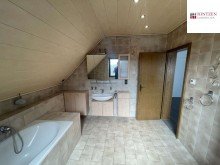 Badezimmer OG Gro�es Einfamilienhaus mit Garten und Garage in Bedburg
