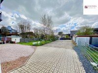 Bild (16eecb001d844b62c8c7ddc679a5a11d): Seltene Gelegenheit. 10 Familienhaus mit Innenhof und 5 Garagen in M�nchengladbach.