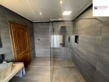 Bad im EG Gro�es Einfamilienhaus mit Garten und Garage in Bedburg