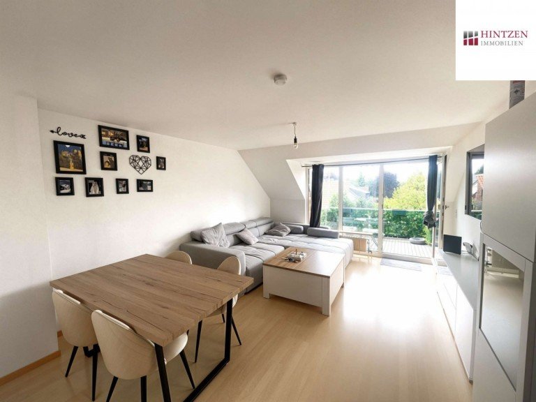 Wohnzimmer Grevenbroich - Grevenbroich - Elsen Dachgeschosswohnung Vermietete Dachgeschosswohnung in zentraler Lage von Grevenbroich / Elsen