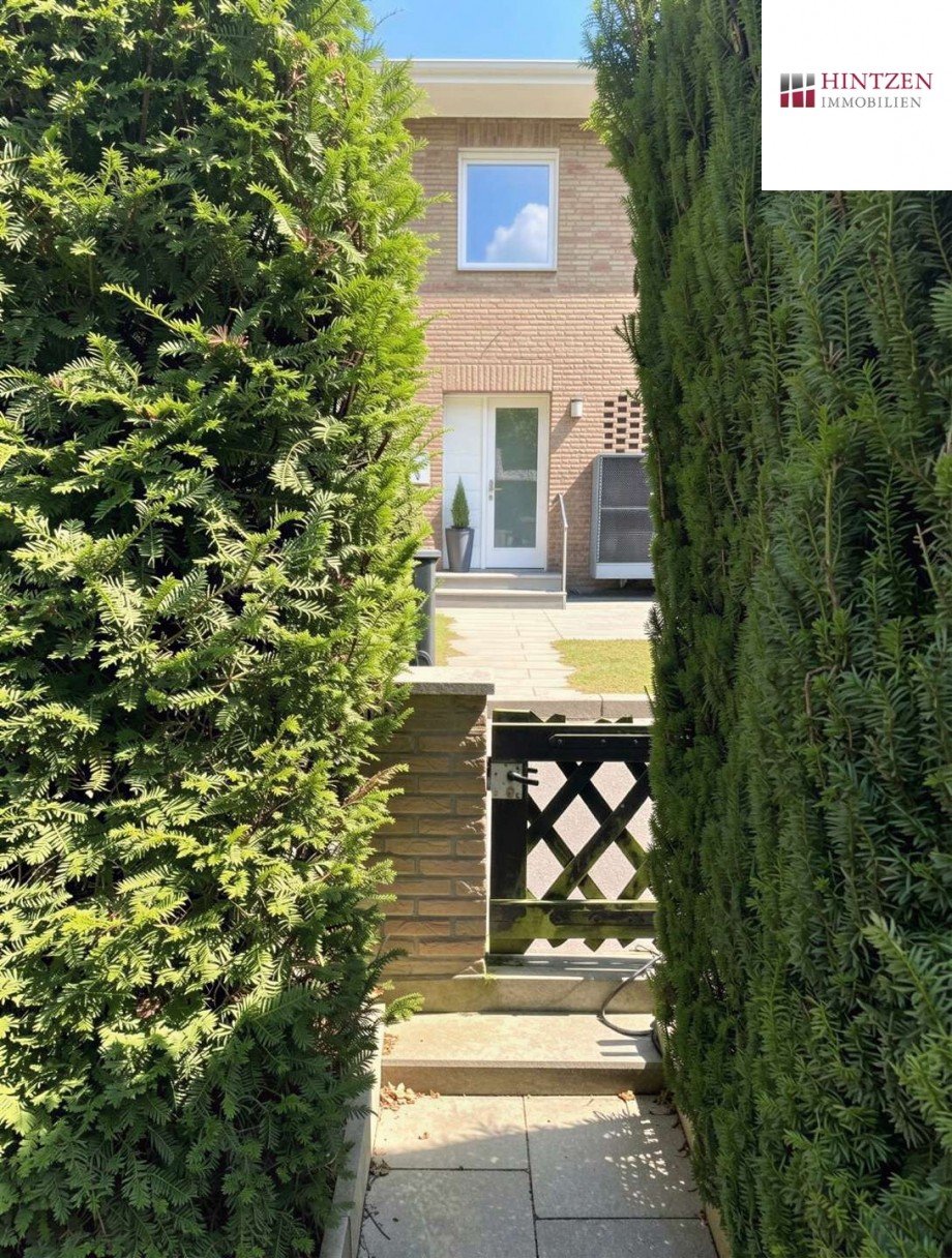 Tor zur Garage Einfamilienhaus Grevenbroich