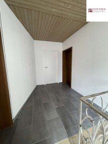 Diele OG Gro�es Einfamilienhaus mit Garten und Garage in Bedburg