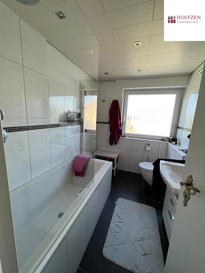 Badezimmer Dachgeschosswohnung Grevenbroich