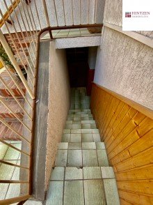 Treppe in den Keller Seltene Gelegenheit. Einfamilienhaus in ruhiger aber zentraler Wohnlage von Grevenbroich / Kapellen.