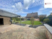 Garten Gro�es Einfamilienhaus mit Garten und Garage in Bedburg