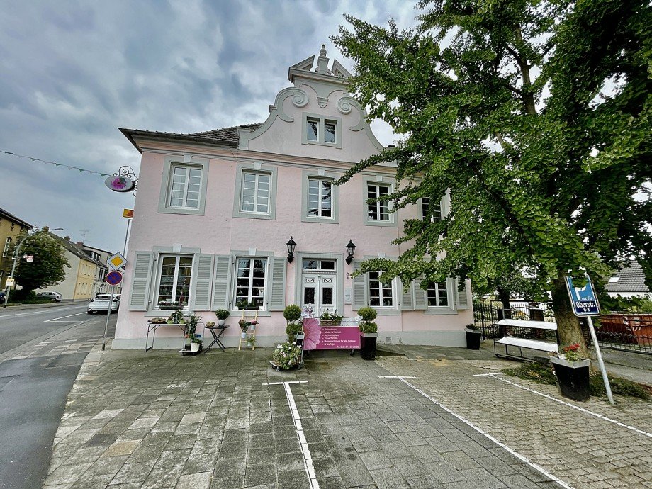 Stra�enansicht Wohn- / Gesch�ftshaus Grevenbroich