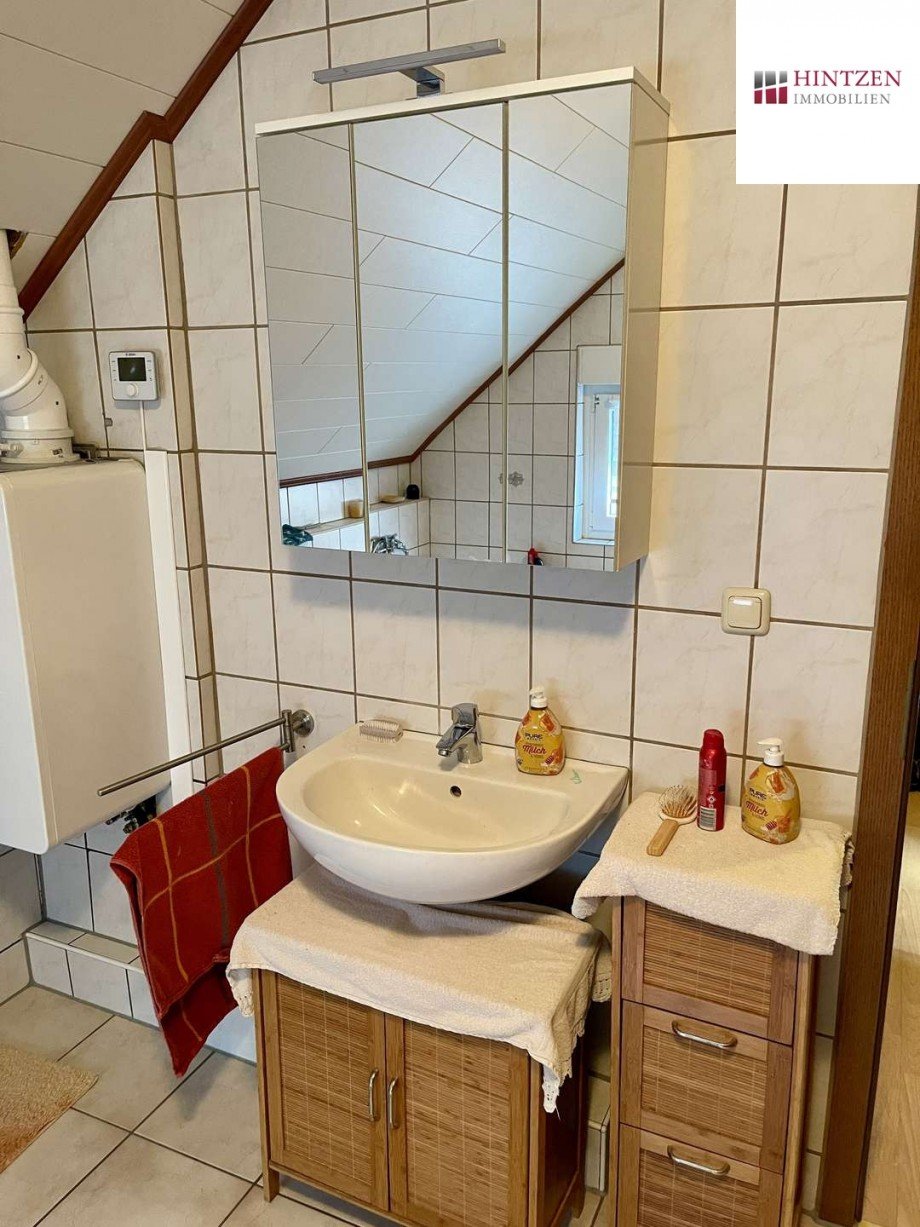 Bad Wohnung OG Einfamilienhaus J�chen