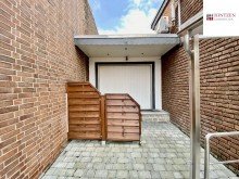 Einfahrt zur Garage Idyllisches Kernsaniertes Einfamilienhaus in Grevenbroich / Gustorf