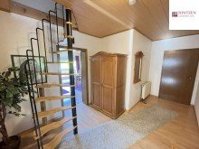 Diele Wohnung OG Immobilie in J�chen - Neuenhoven als Zwei oder Einfamilienhaus bewohnbar.