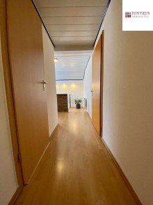Flur OG Idyllisches Kernsaniertes Einfamilienhaus in Grevenbroich / Gustorf