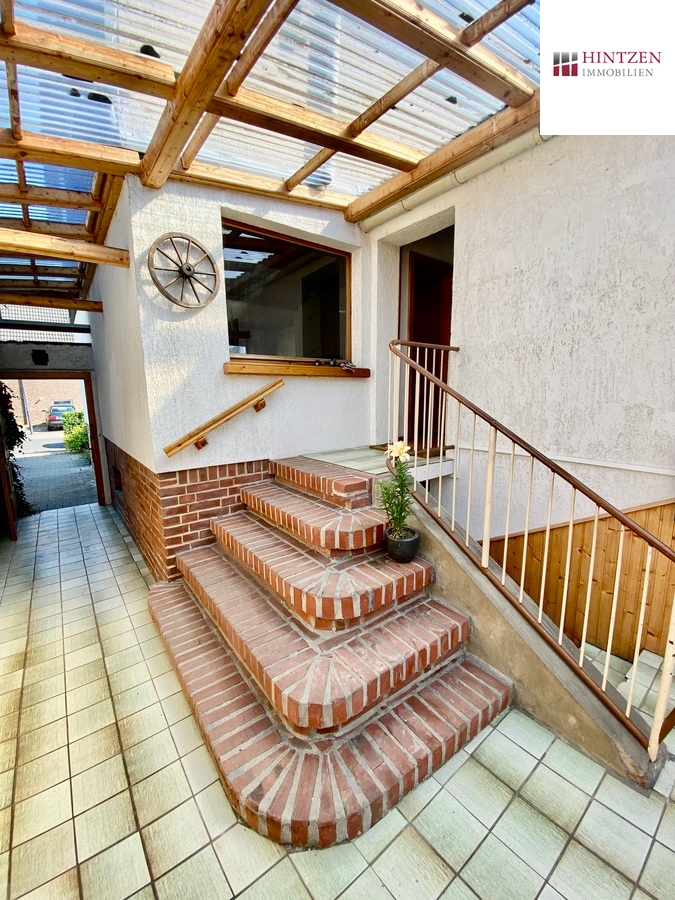 Zugang ins Haupthaus Einfamilienhaus Grevenbroich
