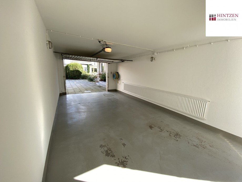 Garage mit elektrischem Tor Bungalow Grevenbroich