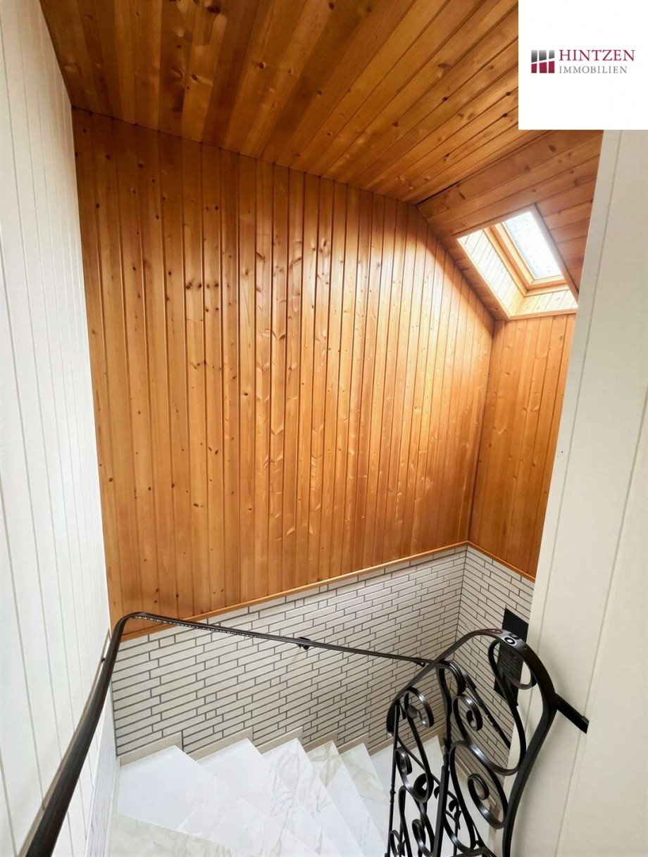 Treppe zum DG Einfamilienhaus Grevenbroich