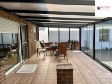 �berdachte Terrasse Immobilie in J�chen - Neuenhoven als Zwei oder Einfamilienhaus bewohnbar.
