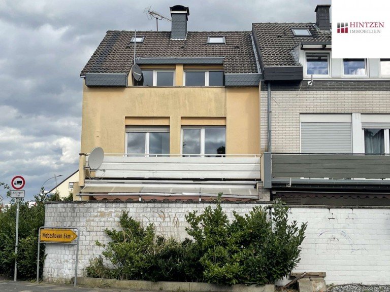 Stra�enansicht Grevenbroich - Grevenbroich - Wevelinghoven Haus Seltene Gelegenheit. Einfamilienhaus in zentraler Lage von Grevenbroich / Wevelinghoven.