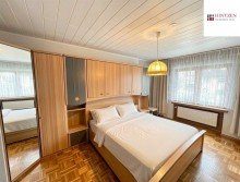 Eltern Schlafzimmer im OG Einfamilienhaus mit 5 Zimmern, Garage und Garten in Grevenbroich