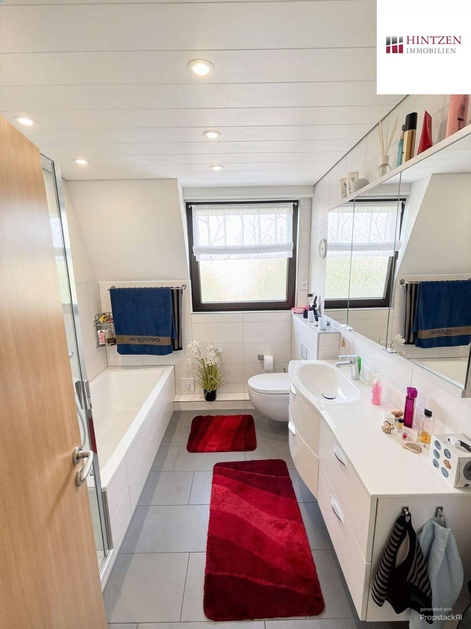 Badezimmer im OG Einfamilienhaus R�srath
