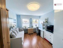 Kinderzimmer (Wohnung EG) Zweifamilienhaus mit zwei Garagen nahe dem Rhein in Dormagen / St�rzelberg.