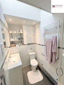 Wohnzimmer (Wohnung DG) Zweifamilienhaus mit zwei Garagen nahe dem Rhein in Dormagen / St�rzelberg.