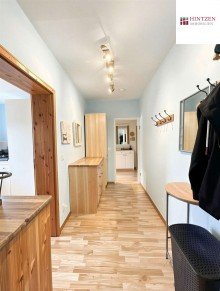 Flur (Wohnung EG) Zweifamilienhaus mit zwei Garagen nahe dem Rhein in Dormagen / St�rzelberg.