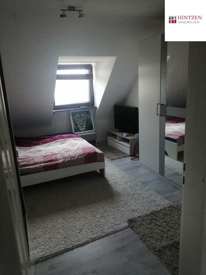 Wohnung DG Links Mehrfamilienhaus M�nchengladbach