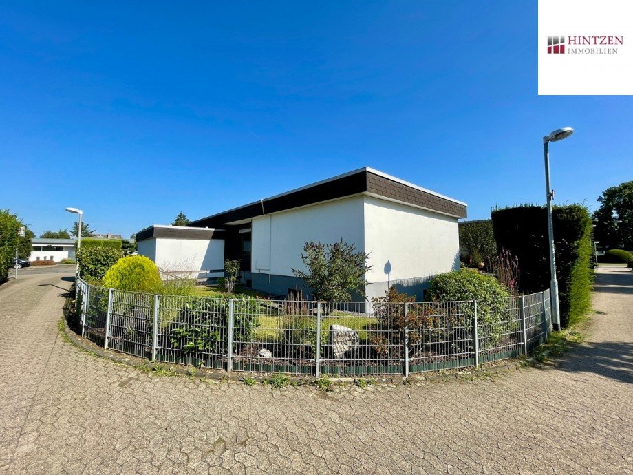 Hintere Ansicht Bungalow Grevenbroich