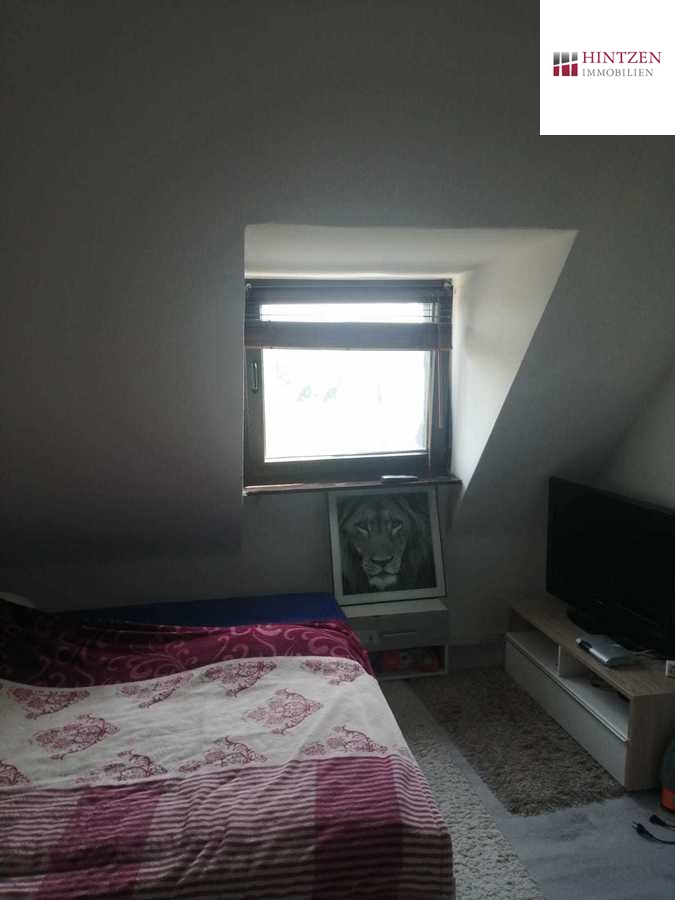 Wohnung DG Links Mehrfamilienhaus M�nchengladbach