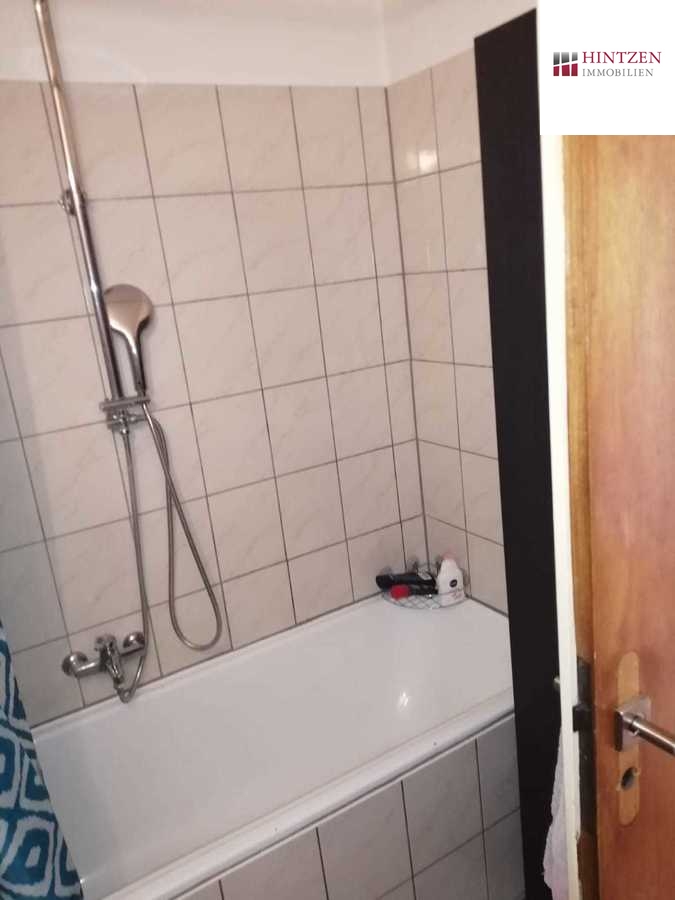 Wohnung 2.OG Rechts Mehrfamilienhaus M�nchengladbach