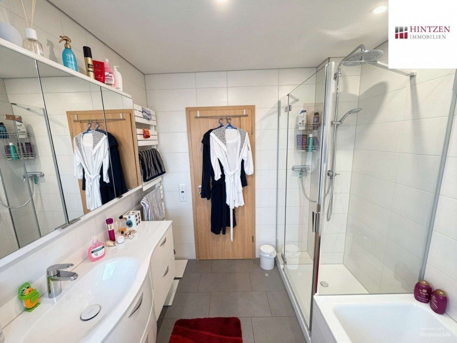 Badezimmer im OG Einfamilienhaus R�srath