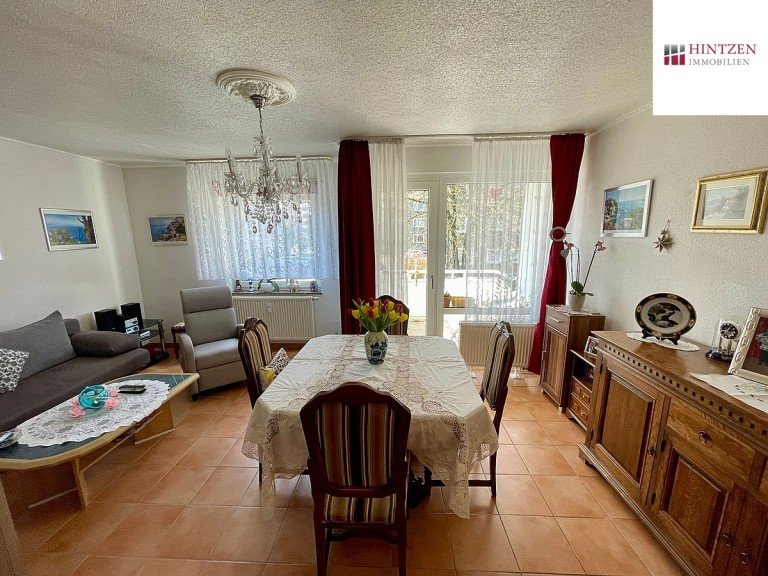 Wohnzimmer Grevenbroich - Gustorf Etagenwohnung 3 Zimmer Etagenwohnung in Grevenbroich / Gustorf mit Balkon