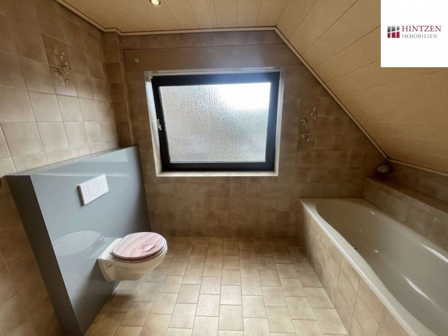 Badezimmer OG Einfamilienhaus Bedburg