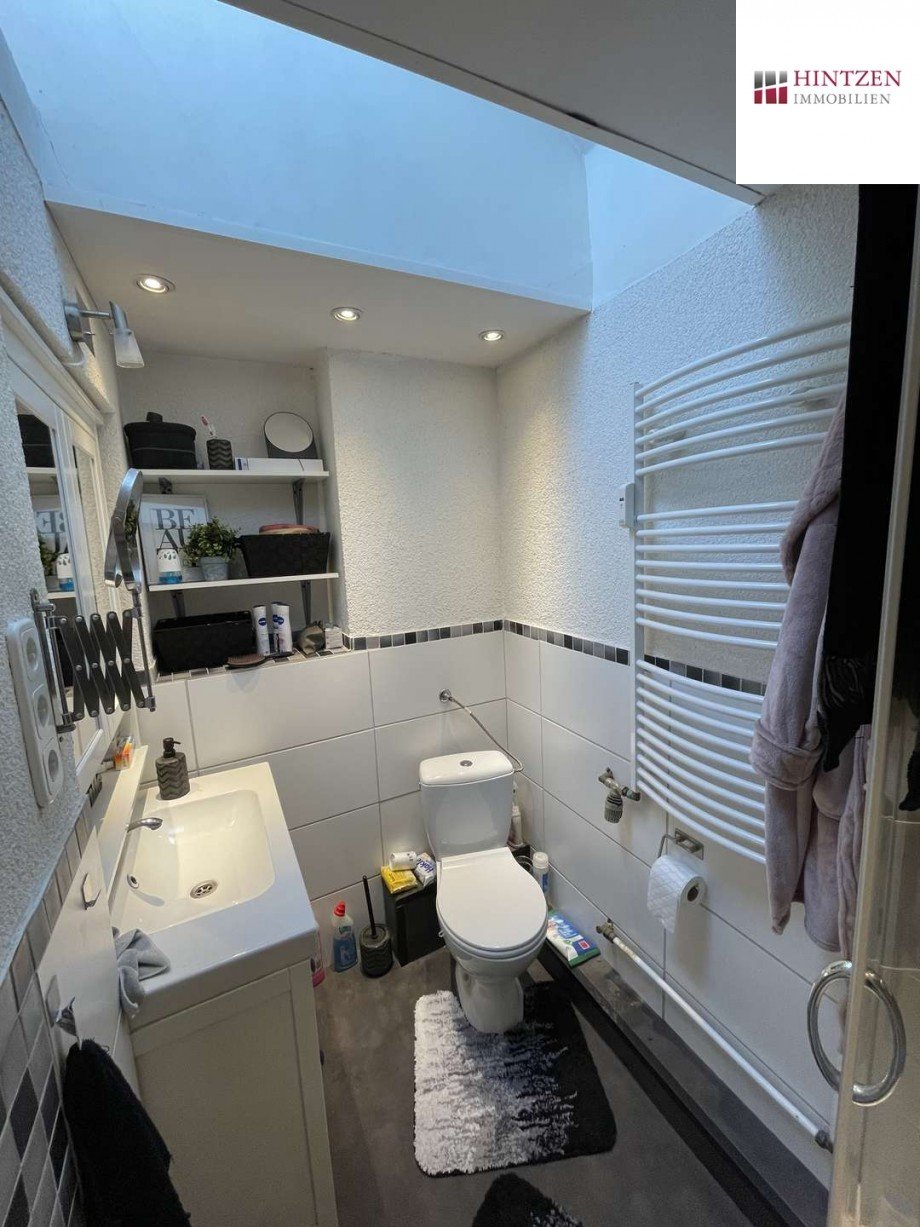 Badezimmer (Wohnung DG) Etagenwohnung Dormagen