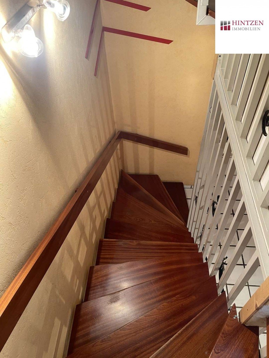 Treppe in den Keller Einfamilienhaus Grevenbroich