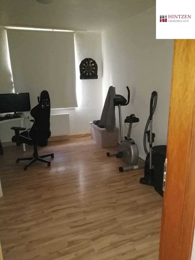 Wohnung 2.OG Rechts Mehrfamilienhaus M�nchengladbach