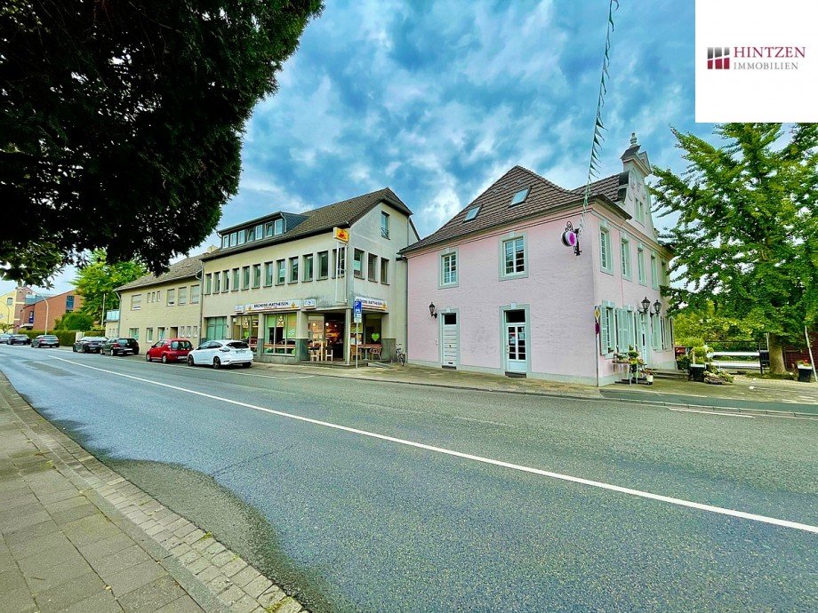 Seitliche Ansicht Mehrfamilienhaus Grevenbroich