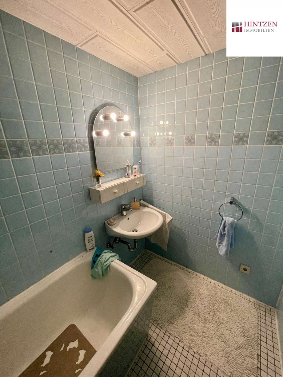 Badezimmer OG Einfamilienhaus Grevenbroich