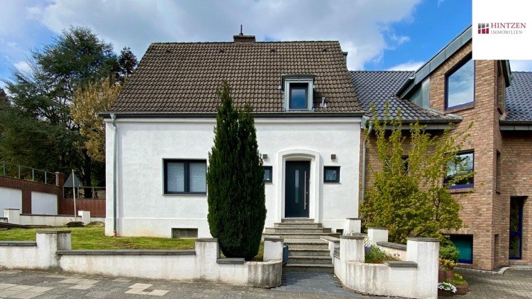 Hauptbild: Kernsaniertes Einfamilienhaus in ruhiger Wohnlage von Grevenbroich / Neuenhausen