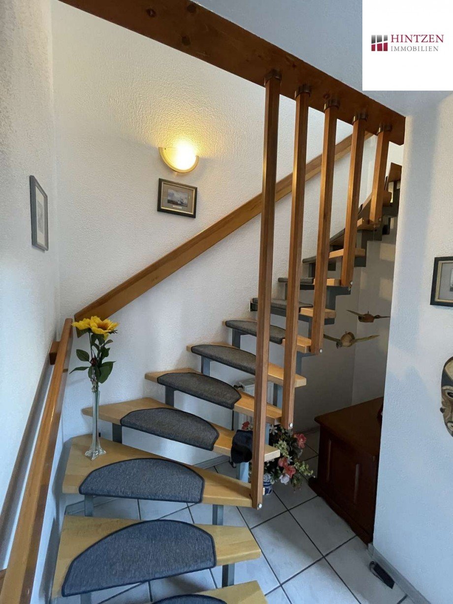 Aufgang Wohnung OG Einfamilienhaus J�chen