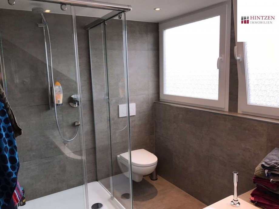 Badezimmer Dachgeschosswohnung Grevenbroich