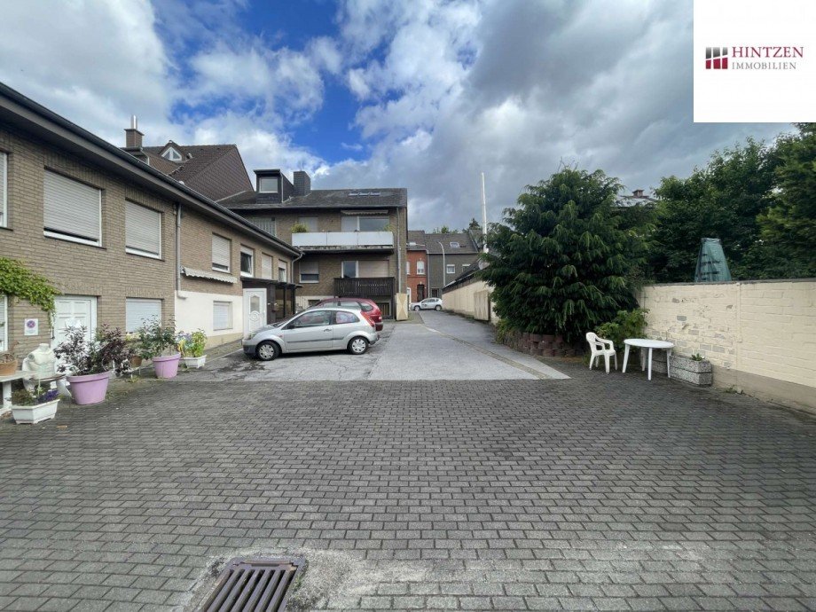Ansicht R�ckseite Mehrfamilienhaus Grevenbroich