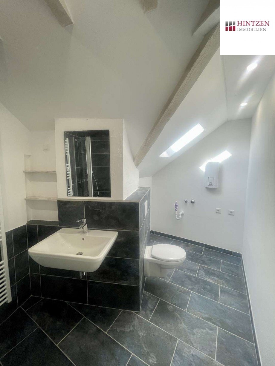 Badezimmer Dachgeschosswohnung Grevenbroich